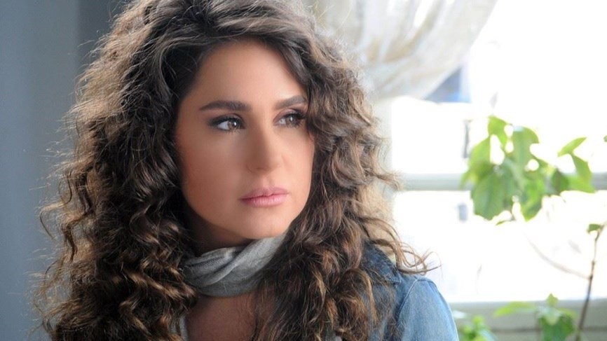 رقص "ديما قندلفت" مع باسم ياخور يشعل مواقع التواصل الاجتماعي