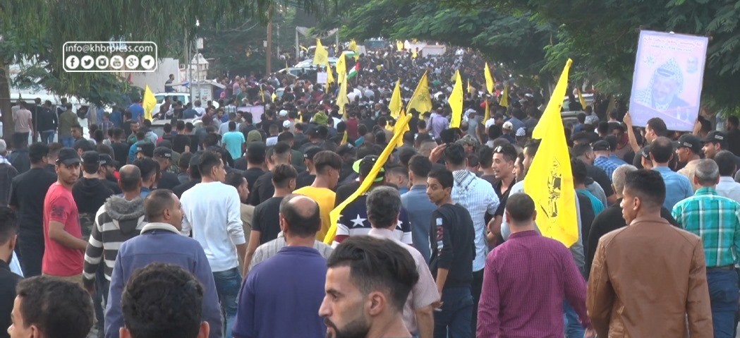 شاهد: الآلاف يُحيون ذكرى استشهاد الزعيم ياسر عرفات بغزّة