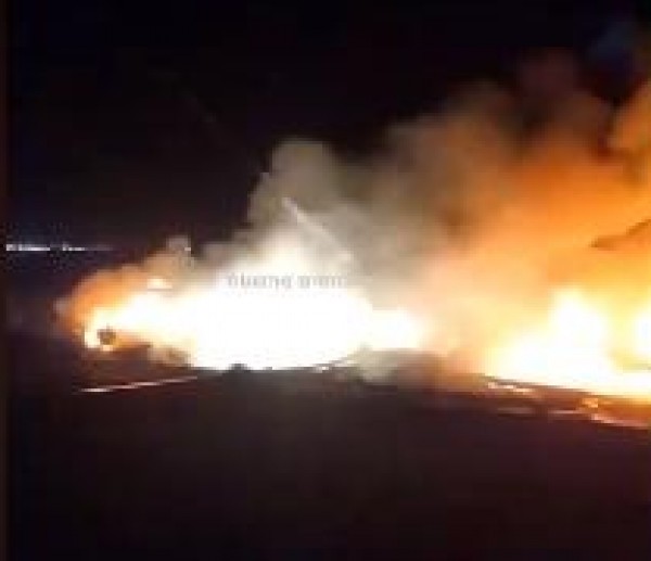 اندلاع حريق كبير في طائرة إسرائيلية بالنقب المحتل