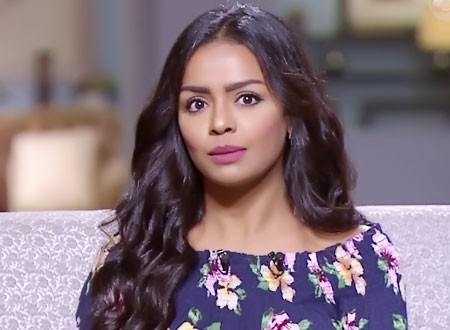 بالصور: النجمة "أسماء أبو اليزيد" تكشف حقيقة مشاركتها فى "الكبير أوى" لـ أحمد مكى