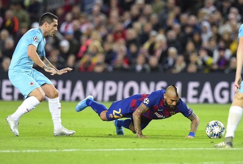 براج يخرج بتعادل من معركة برشلونة