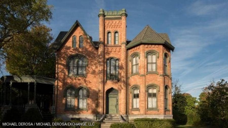 ولكن بشرط .. "قصر" للبيع في "نيويورك" مقابل 50 ألفا فقط