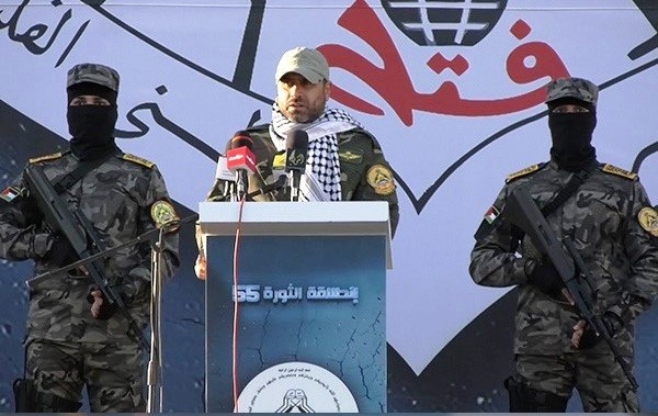 ويبعث برسالة للأسرى