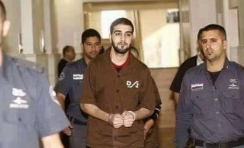 عائلة الأسير الجريح محمد السلايمة تطالب بإجراء عملية ليد نجلها