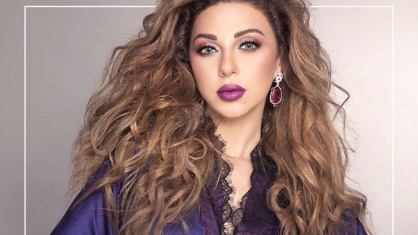 بالفيديو: ممكن إسعاف الفنانة اللبنانية "ميريام فارس" توقف حفلها في السعودية