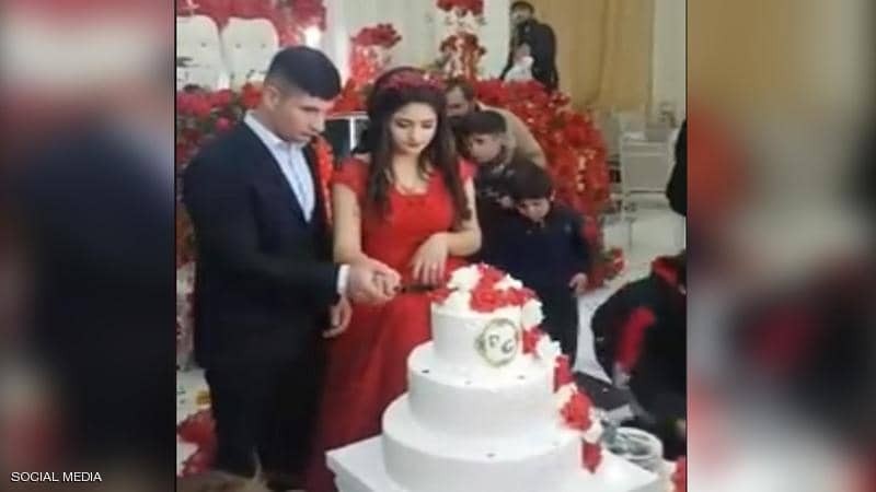 بالفيديو: العريس المتهور يدمر "ليلة العمر" بموقف غريب جداً