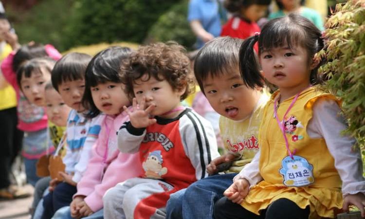 شاهد بالفيديو:عزوف اليابانيين عن "الإنجاب" يبلغ مستوى "مقلقا"