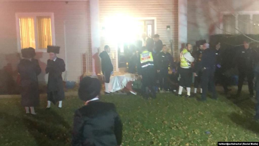 إصابة 5 أشخاص في حادث طعن استهدف كنيس يهودي في نيويورك