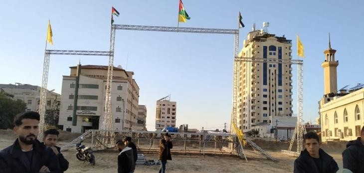 يسبقه مسير عسكري