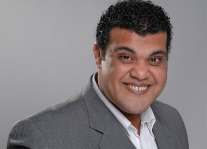 بالفيديو: موقف طريف للفنان المصري "أحمد فتحي" بسبب القهوة