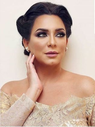 شاهدوا: النجمة السورية "سلاف فواخرجي" في الطفولة.. هل تغيرت ملامحها؟