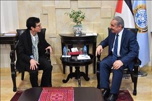 اشتية يستقبل مساعدة الأمين العام للأمم المتحدة للشؤون الإنسانية