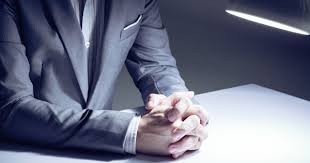 بالفيديو : خطير جدا .. لماذا نهانا "الرسول" الله صلي عليه وسلم عن شبك الاصابع ؟