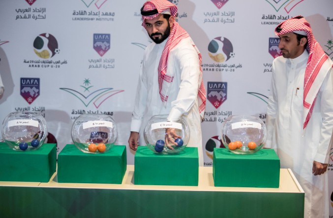 القرعة أوقعت فلسطين ومصر والسعودية والجزائر في مجموعة الموت