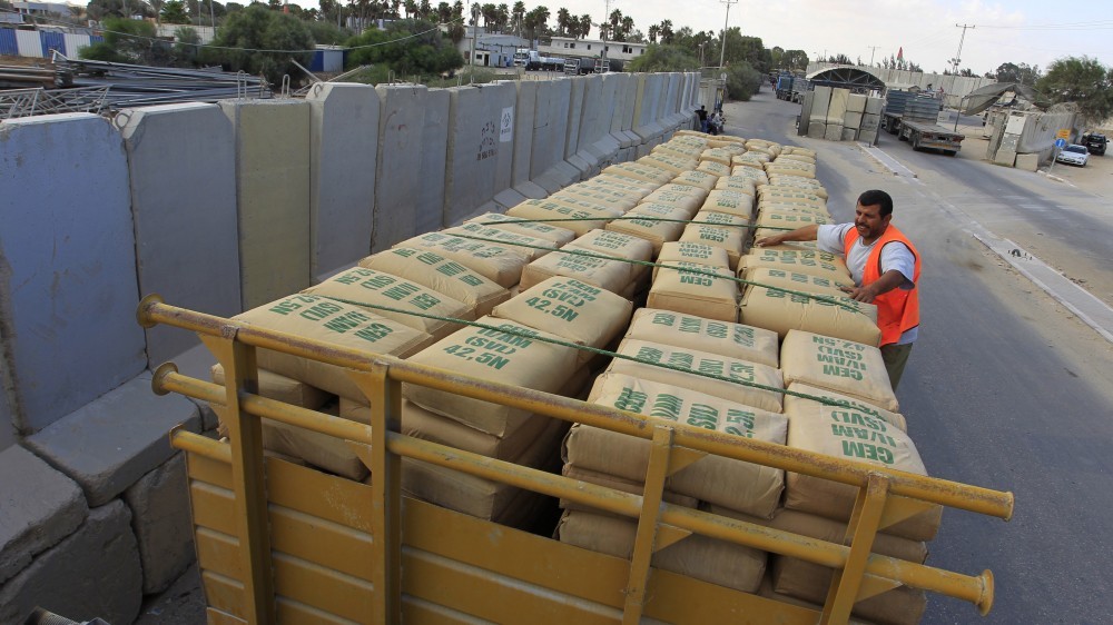 الإسمنت المصري بديل قطاع الإنشاءات في غزّة حال طال أمد منعه من كرم أبو سالم