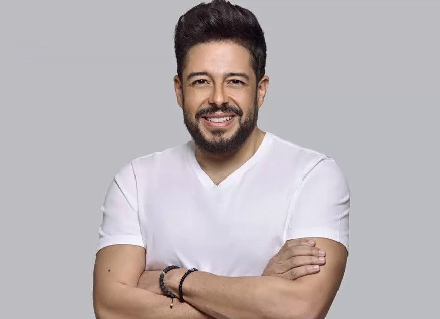 بالفيديو: "حب من أول نظرة" الفنان "محمد حماقي" عن من يتحدث!.. إليكم التفاصيل
