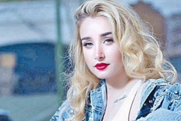 شاهدوا: النجم المصري "أحمد فهمي" يغازل الفنانة "هنا الزاهد"