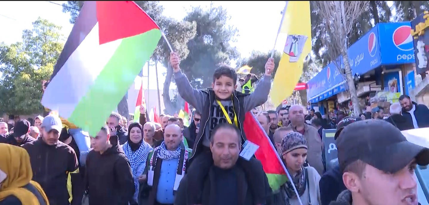 بمشاركة قيادة الحركة