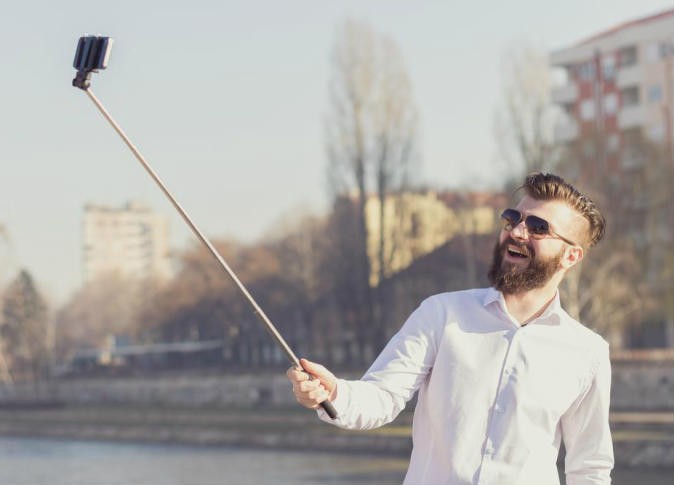 بالفيديو والصور: بالصدفة "البحتة"صورة سيلفي تلتقط "مأساة" في الخلفية