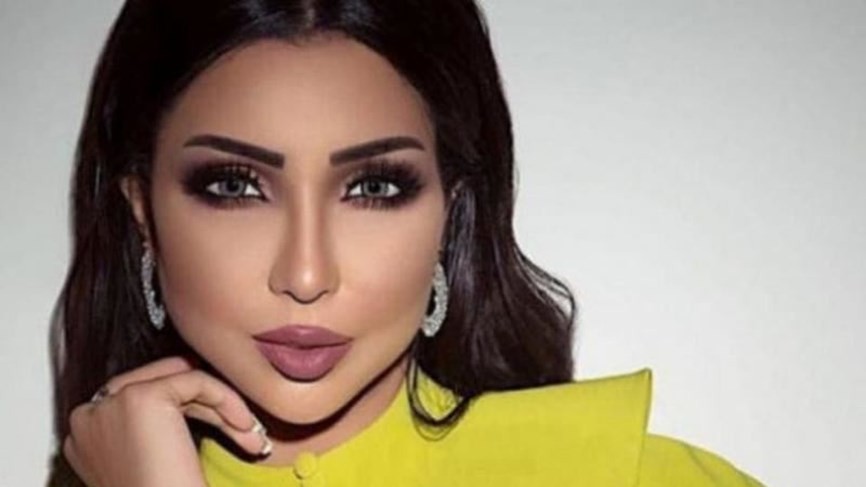 بالفيديو: تظاهرة ضد "دنيا بطمة" بسبب تورط اسمها في قضية "فضائح المشاهير"