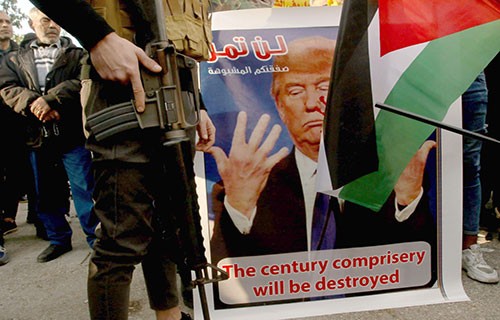 "صفـــقـــة ترامـــب" تـضـــع الفلسطيـنـيـين علـى مـفـترق طــرق
