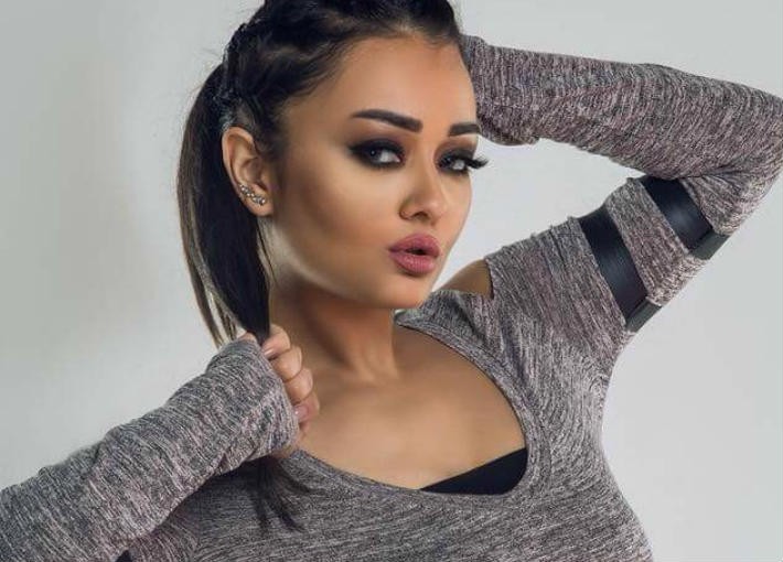 شاهدوا: الأكشن يسيطر على النجمة المصرية "راندا البحيرى" فى فيلم "باركود 615"