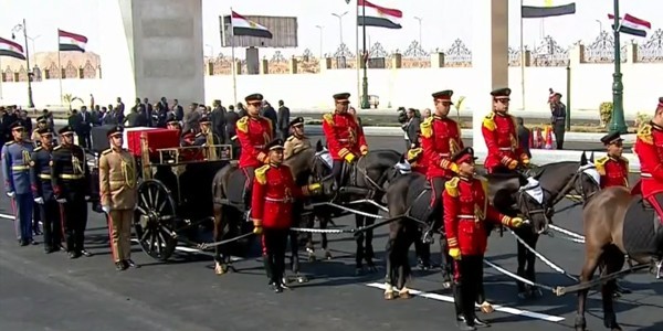 بمشاركة الرئيسين الفلسطيني والمصري