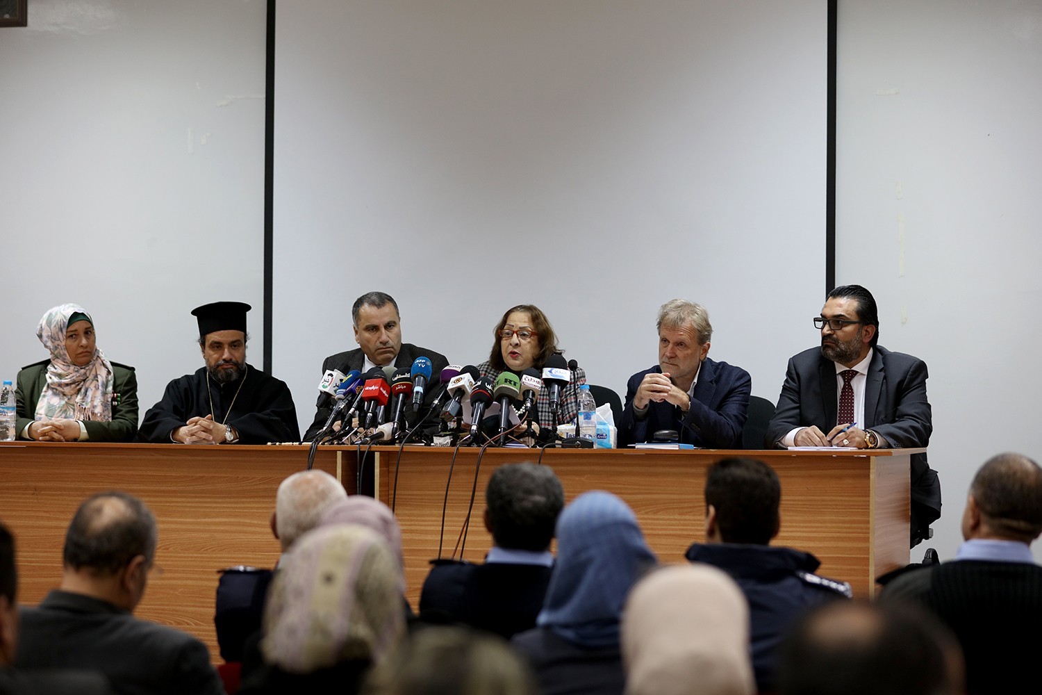 بالفيديو: وزارة الصحة تكشف حقيقة انتشار فيروس "كورونا" في فلسطين