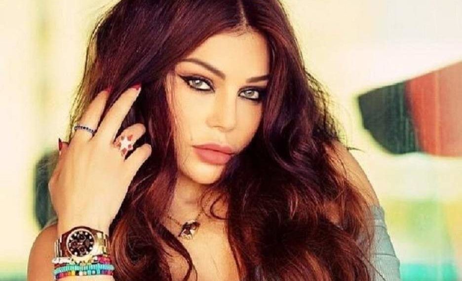 بالفيديو: "هيفاء وهبي" تنفعل غاضبة على مساعديها في حفلها الأخير.. فما السبب؟!