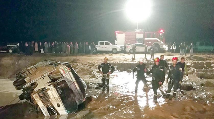 الدفاع المدني الأردني يعثر على جثة شاب جرفته السيول قبل شهر