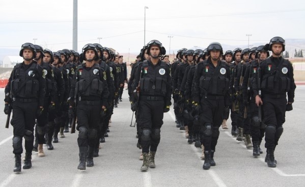 وثائق: فتح باب التقاعد المبكر لموظفي السلطة المدنيين والعسكريين