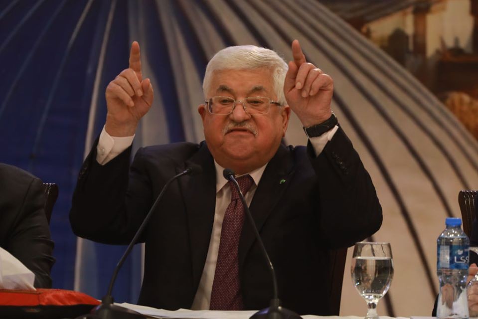 قناة عبرية: الرئيس الفلسطيني أمر الأجهزة الأمنية بوقف التنسيق الأمني فوراً
