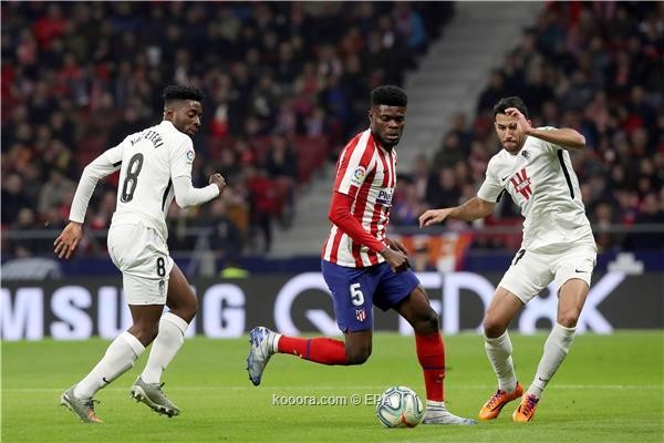 اتلتكو مدريد يتخطى غرناطة بهدف كوريا