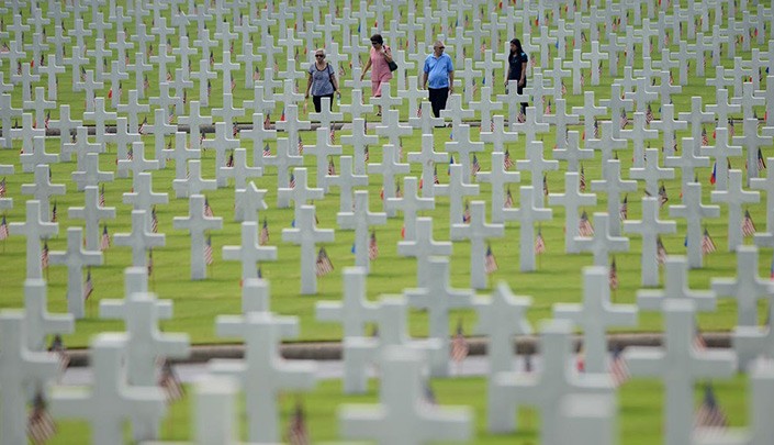 شاهدوا: حفل "زفاف" داخل "مقبرة" أطفال