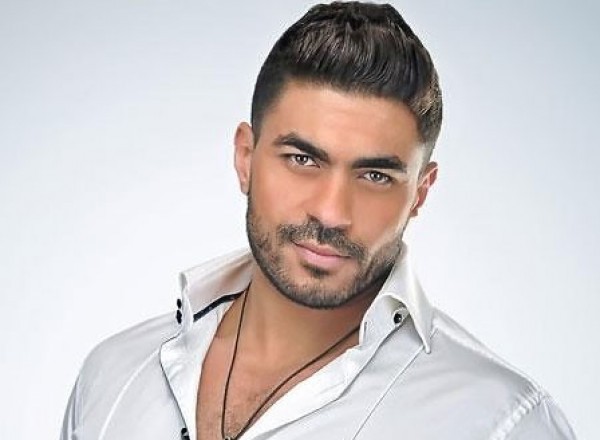 بالفيديو: الفنان المصري "خالد سليم" يأجيل طرح كليب "اللى فات مات" ولازم نواجه كورونا بقمة الوعى
