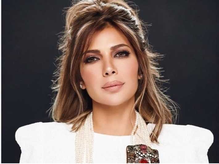 بالفيديو: موقف محرج  للفنانة "أصالة نصري" في بث مباشر والسبب!
