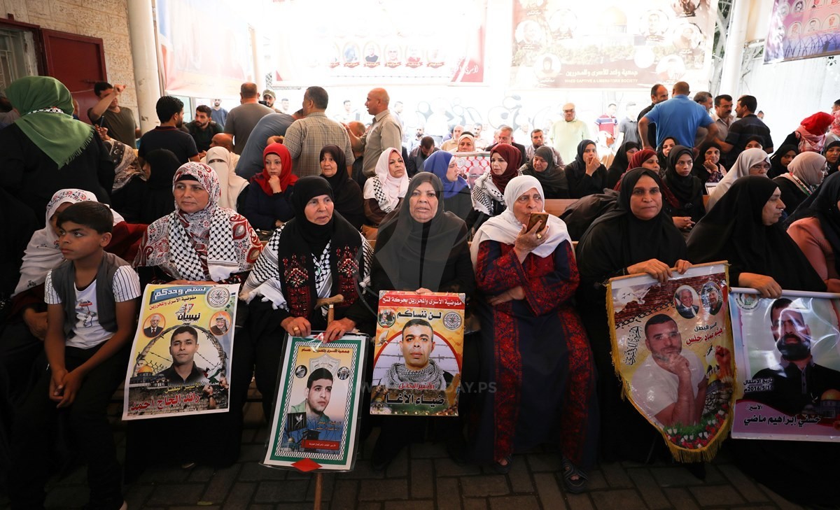 تعليق الاعتصام الأسبوعي لأهالي أسرى غزة بسبب كورونا