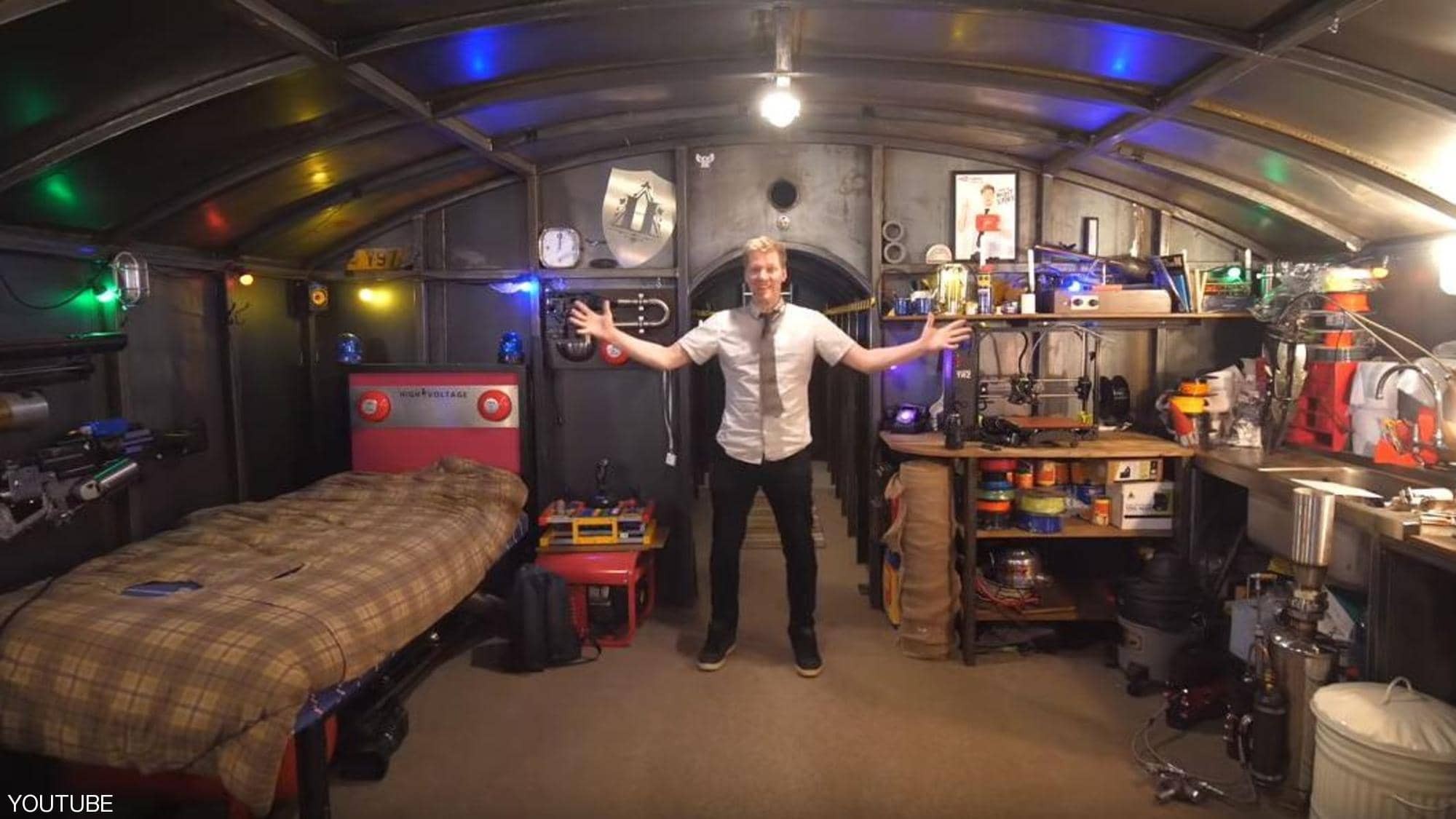 بالفيديو والصور: يتحصن من "كورونا" في مكان لا يخطر على بال