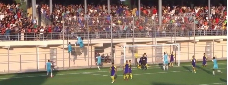 أبرز اللقطات الطريفة والغريبة في دوري غزة والضفة الغربية