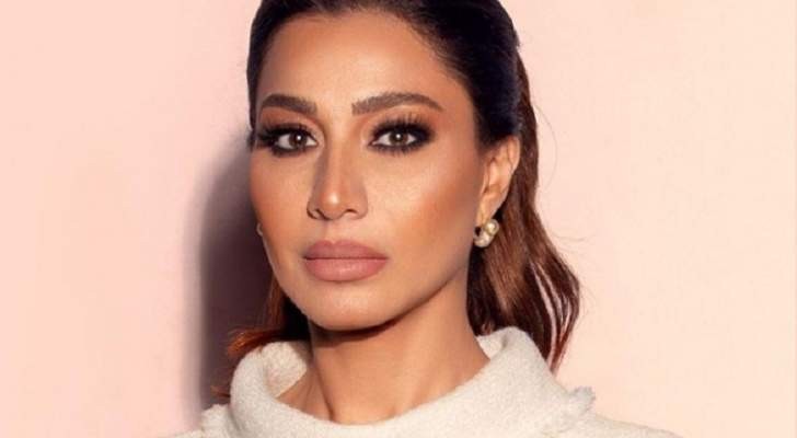 بالفيديو: بسبب فيروس "كورونا" النجمة المصرية "بسمة وهبة" تمنع "الشيشة" في مطعمها