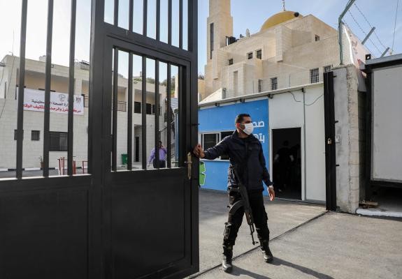 لجنة الطوارئ الصحية تكشف آلية عملها بمحافظة رفح إثر انتشار "كورونا"