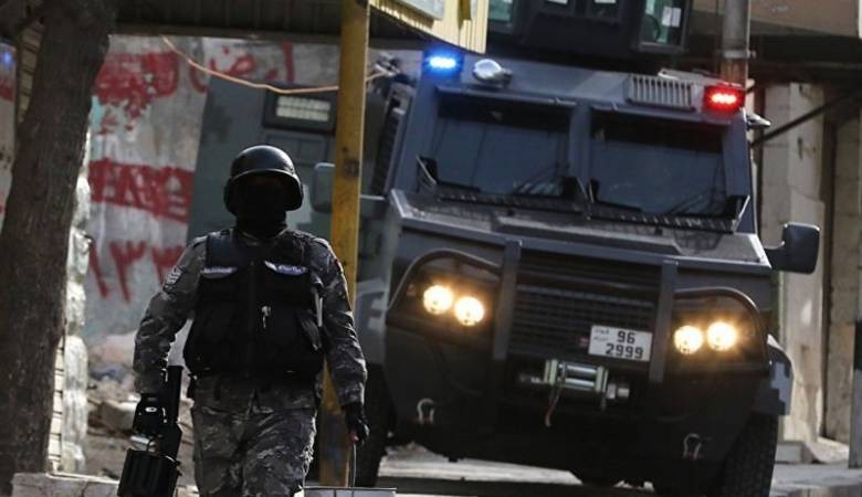 شاهدوا: الأمن الأردني يضبط "فتاة" خرقت "حظر" كورونا بالرقص