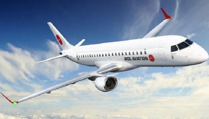 السبب لا يخطر على بال.. "الأم وابنتها" تضربان قائد الطائرة