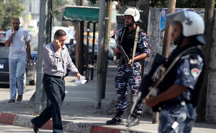 الشرطة بغزة تُنهي خلافات مالية بقيمة 21 ألف شيكل