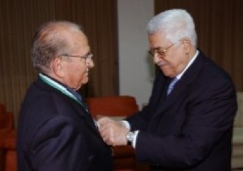الرئيس ينعى وزير الداخلية الأسبق عبد الرزاق اليحيى