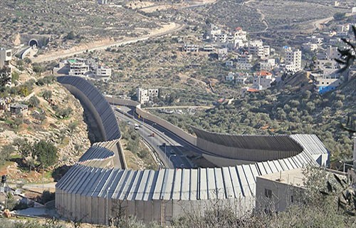 إسرائيل تذوق جحيم الإغلاق الذي تفرضه على الفلسطينيين منذ سنوات