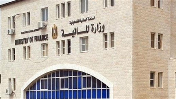 المالية بغزّة تنفي إصدار أيّ توجيهات حول آلية صرف الراتب عبر خدمة "الصراف الآلي" 