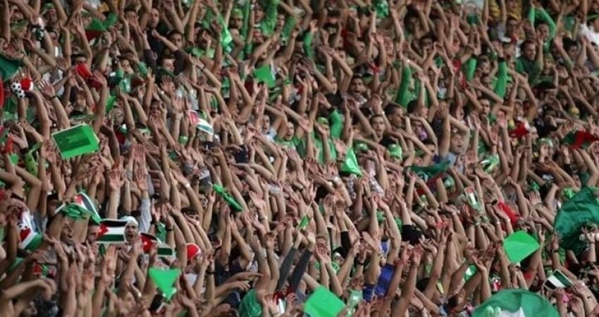 بالفيديو : هكذا ردّت جماهير الوحدات على هاشتاغ مسيء لفلسطين