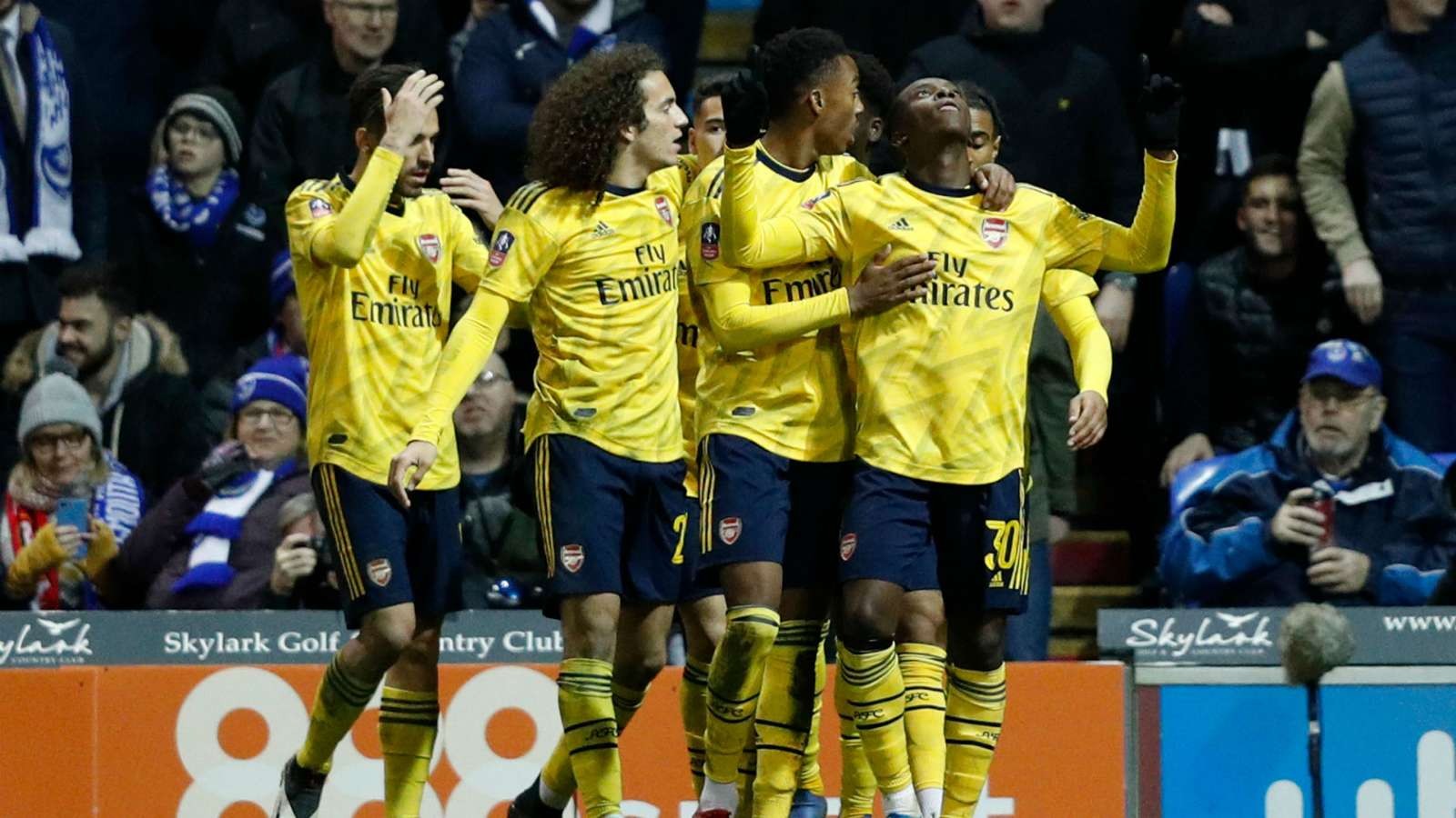 وأخيرًا.. "آرسنال" أول نادٍ إنجليزي يستأنف تدريباته بعد كورونا