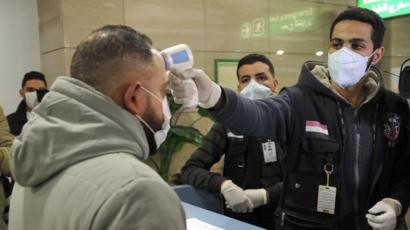 مصر تناقش خطة التعايش مع فيروس "كورونا"